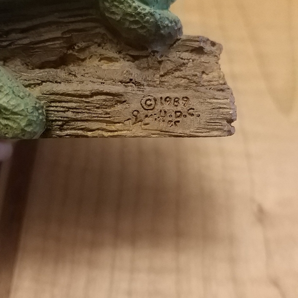 Stone Critters Tree Frog Figurine - Picture 5 of 9